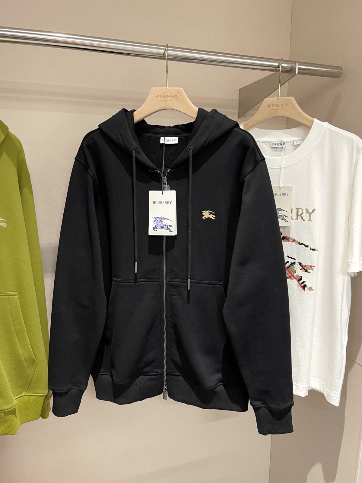 Burberry 25FW Cotton Zip-Up Hoodie with Gold Cross-Stitch Equestrian Knight Design - Image 2