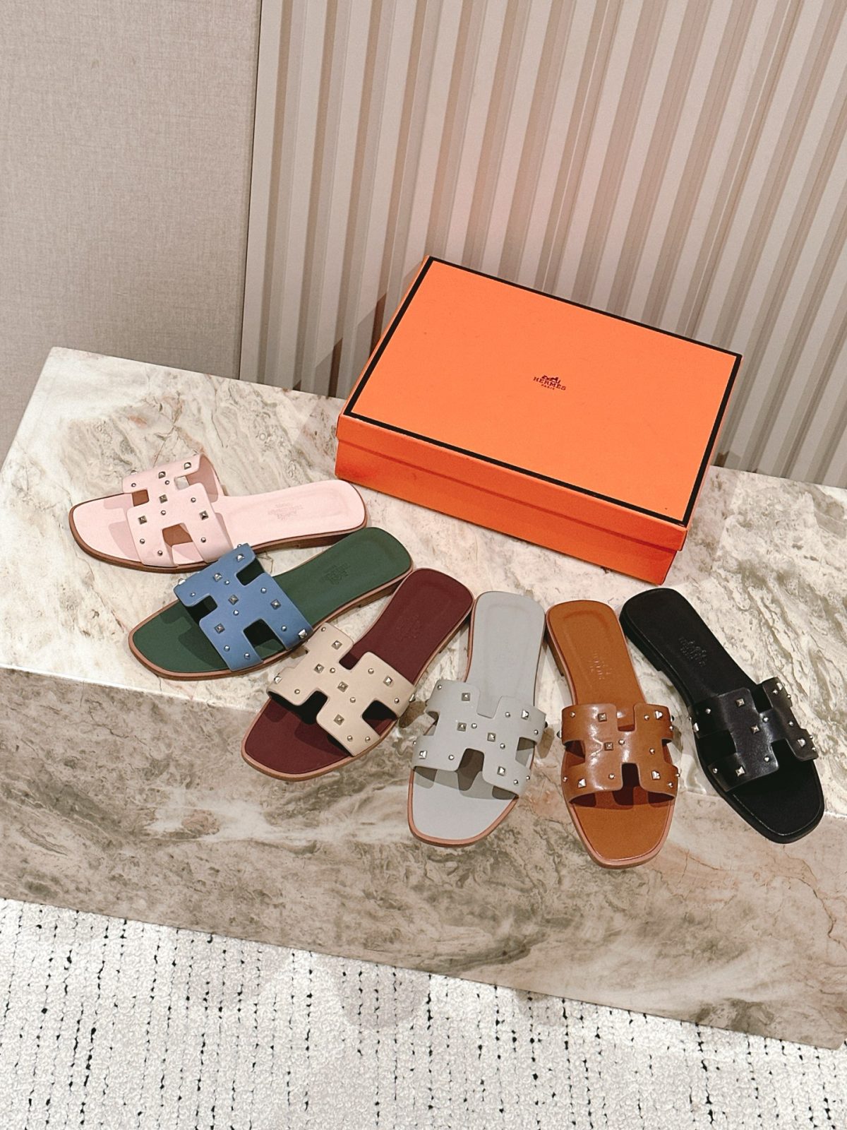 HERMÈS Oran Sandals with Jewel Craft | 2025 Spring/Summer New Collection - Image 2