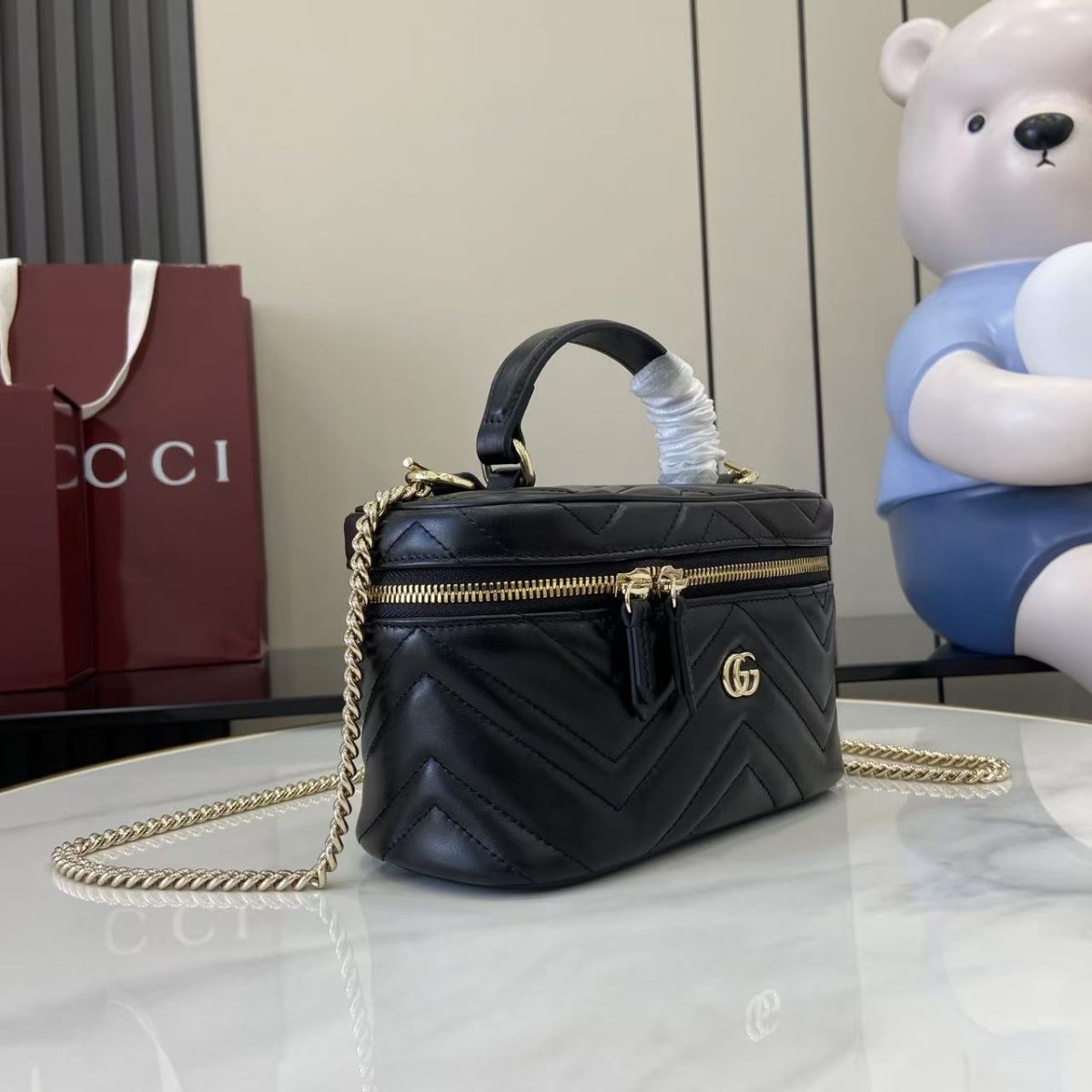 Gucci GG Marmont Mini Vanity Bag | V-Quilted Leather Collection - Image 7