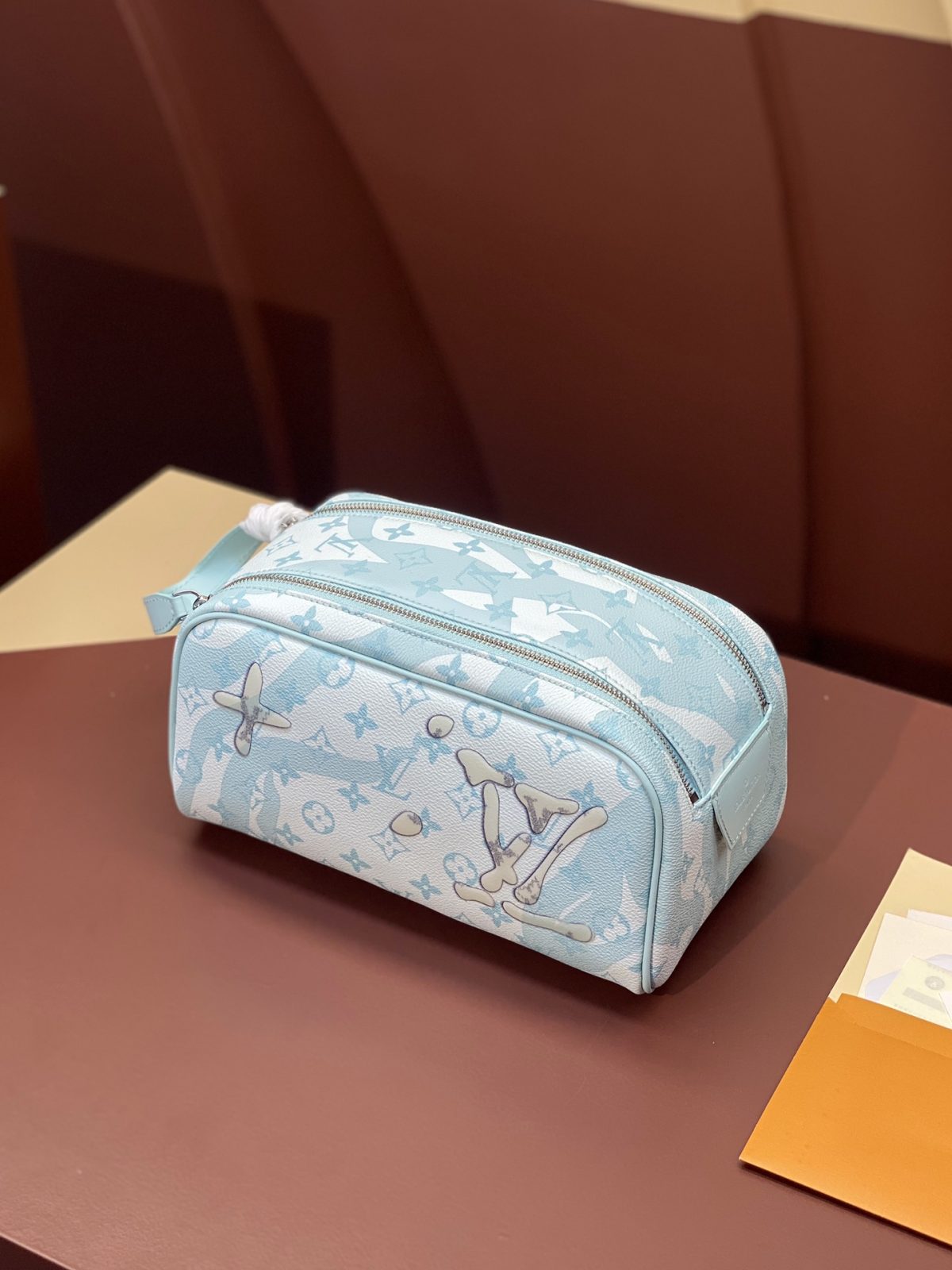 Louis Vuitton Toiletry Pouch 47528 | Monogram Canvas - Image 9