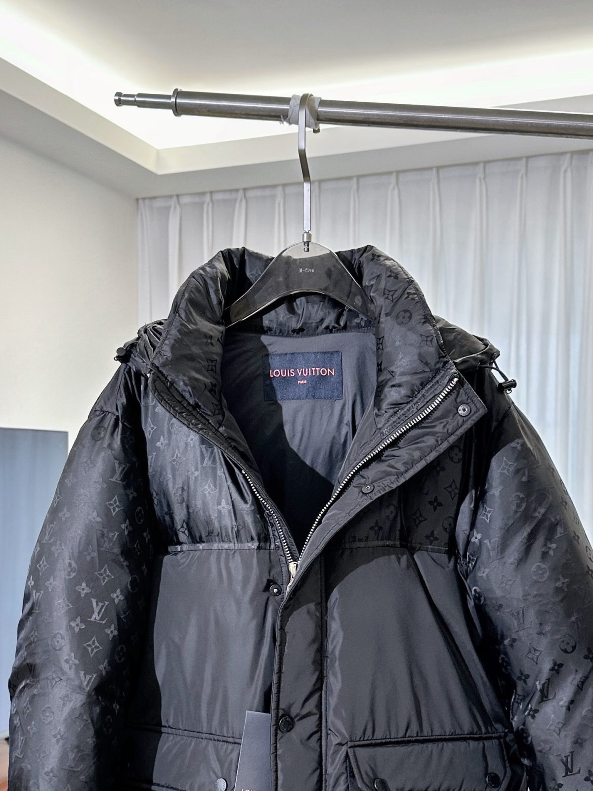 Louis Vuitton Monogram Jacquard Hooded Down Jacket (95 White Goose Down Counter Edition) - Image 5
