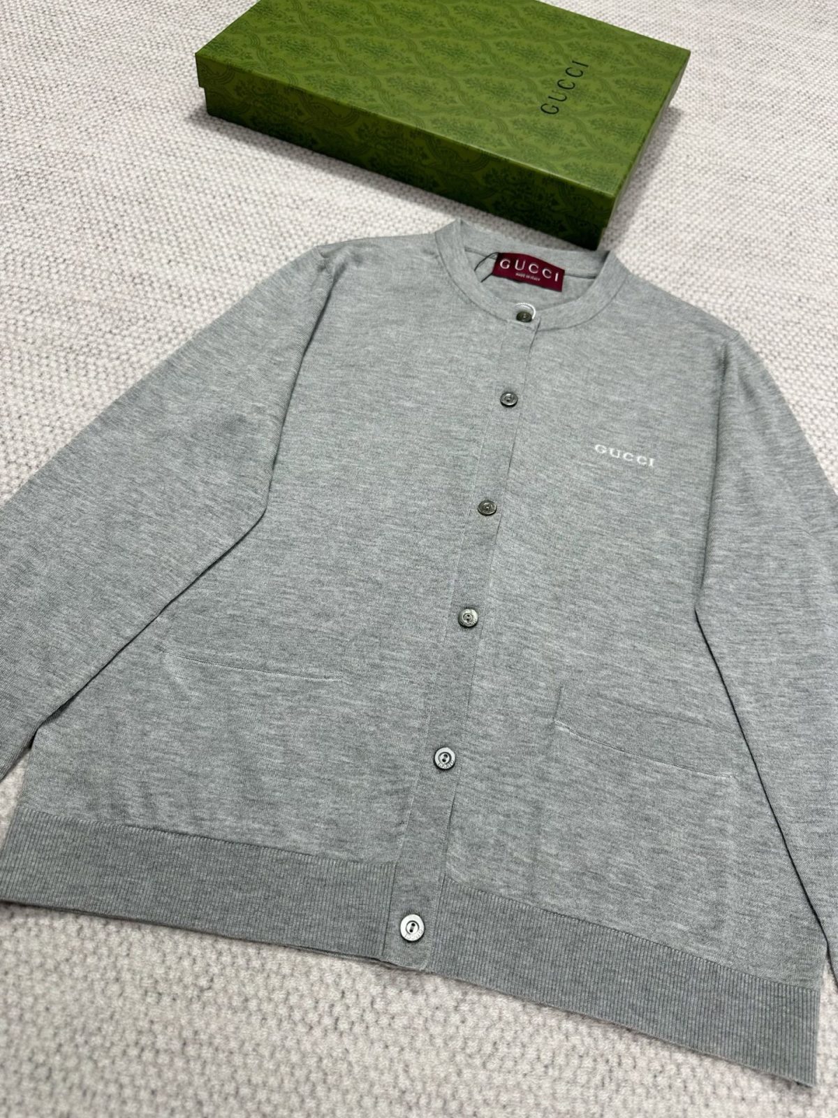 Gucci 2025 Spring Collection GG Logo Wool & Silk Cardigan - Image 5