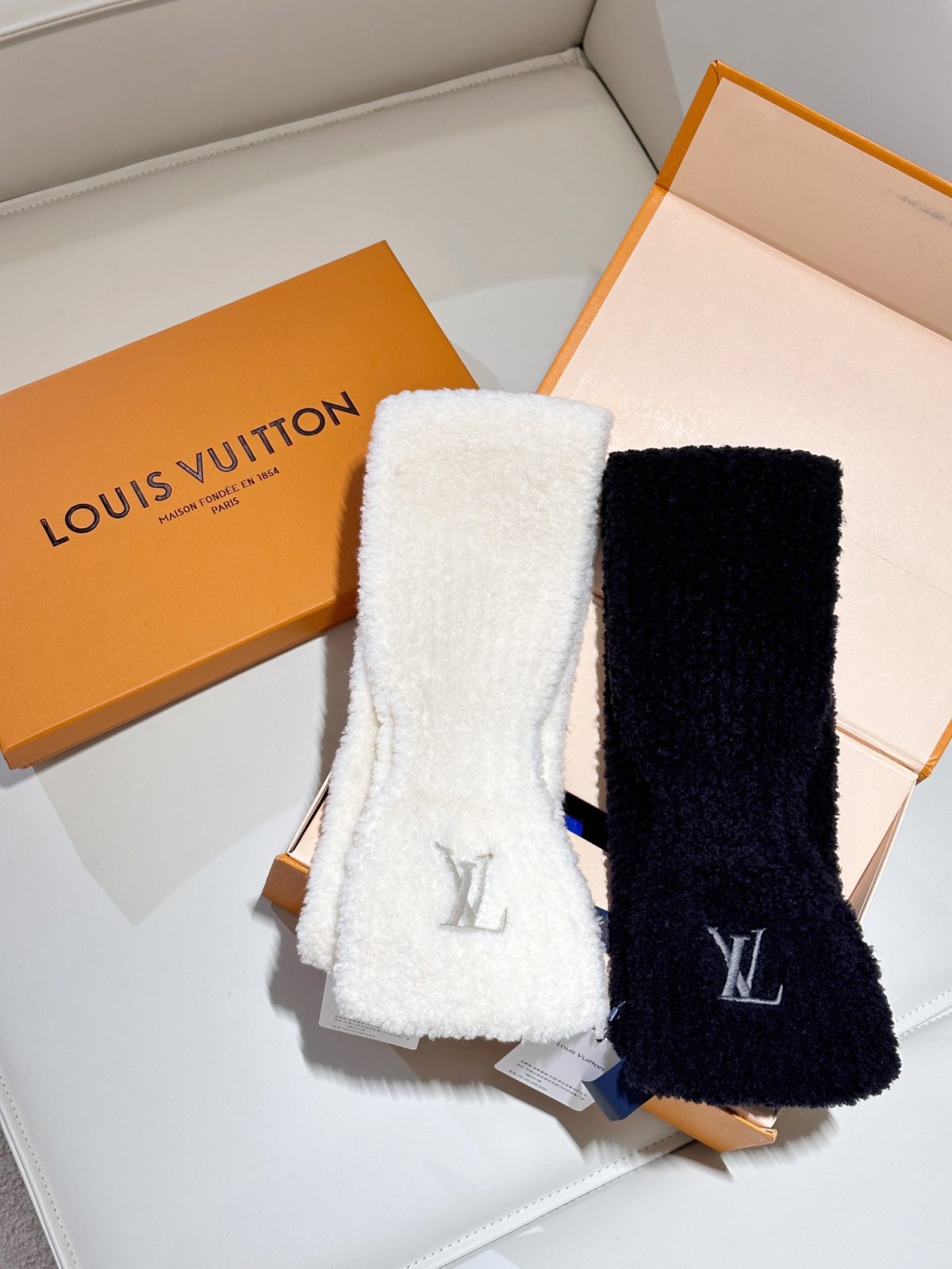 Louis Vuitton Wool Scarf with Embroidered LV Initials - Image 2