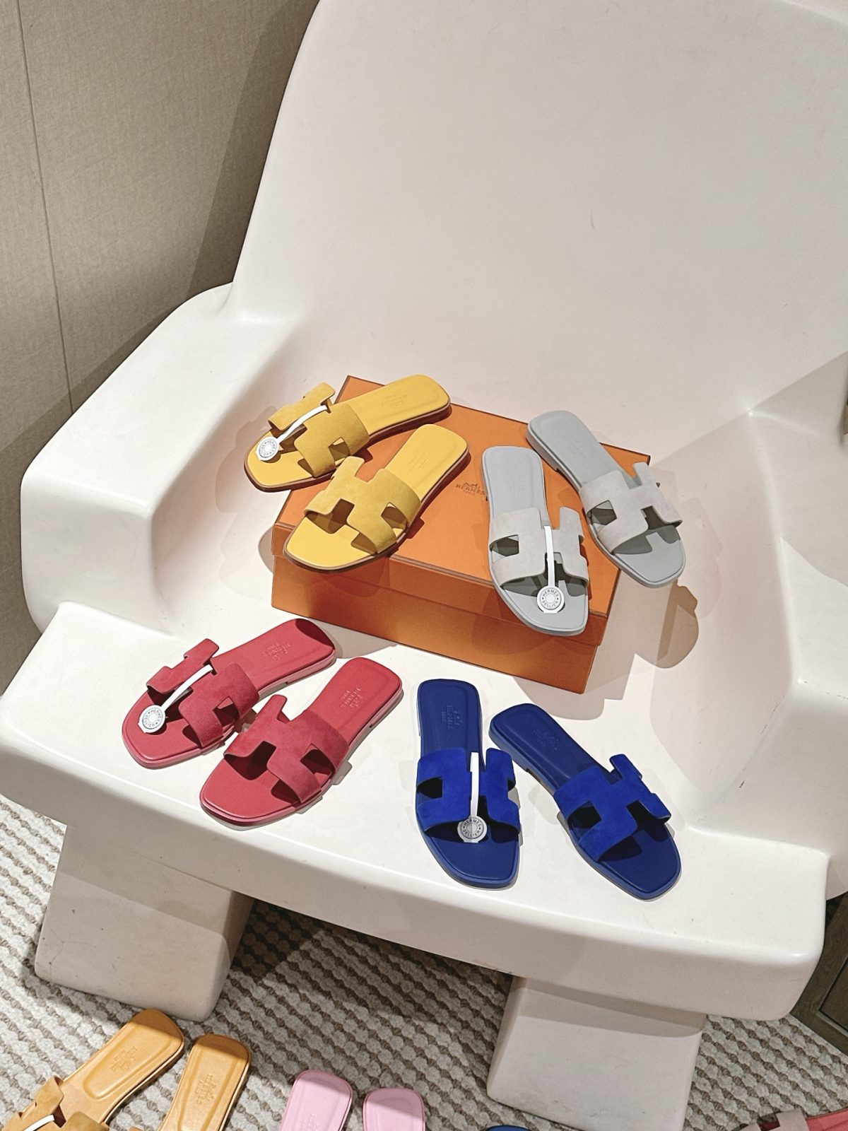 HERMÈS Oran Slide Sandals | Candy Color Spring/Summer New Collection - Image 2
