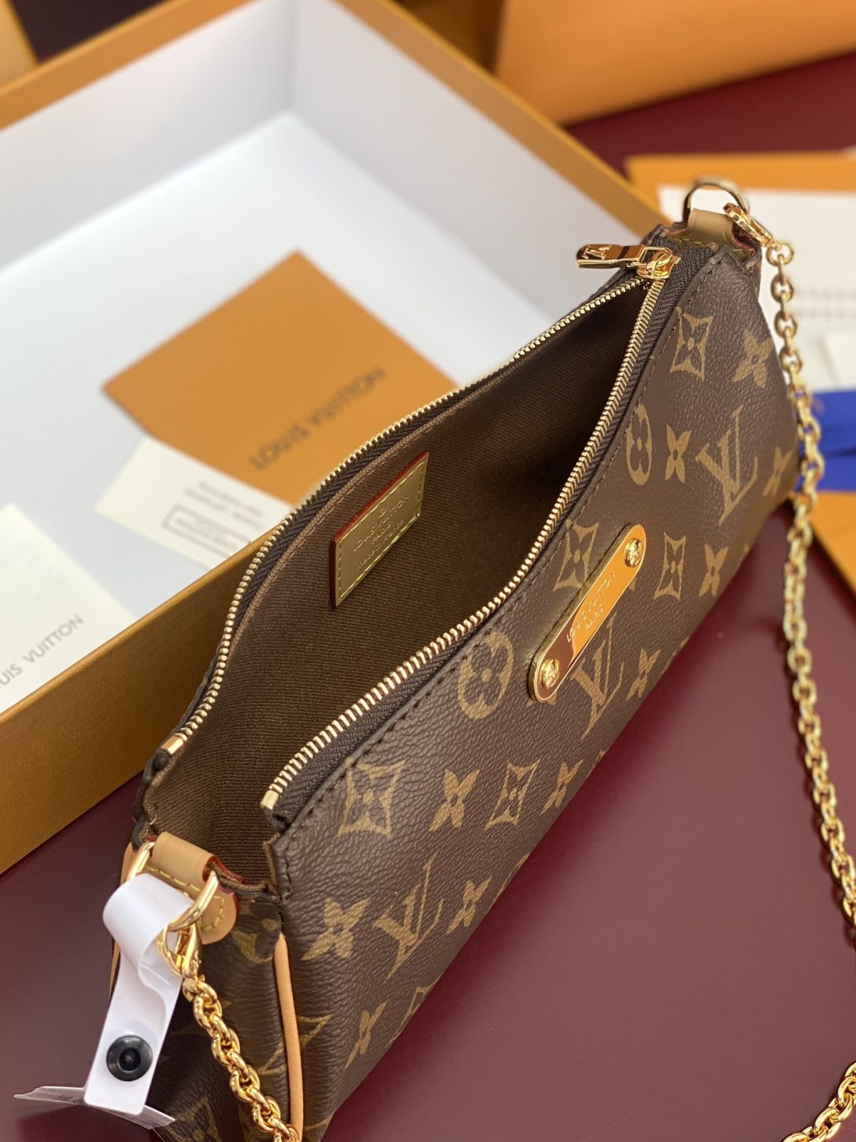 Louis Vuitton Pochette Eva Handbag | Classic Monogram Design - Image 4