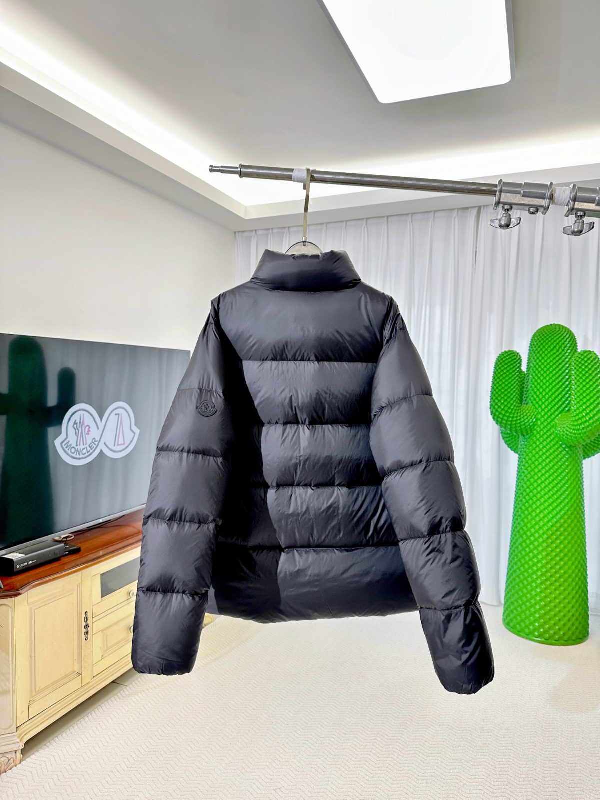 Moncler Tarn Short Down Jacket - Image 9
