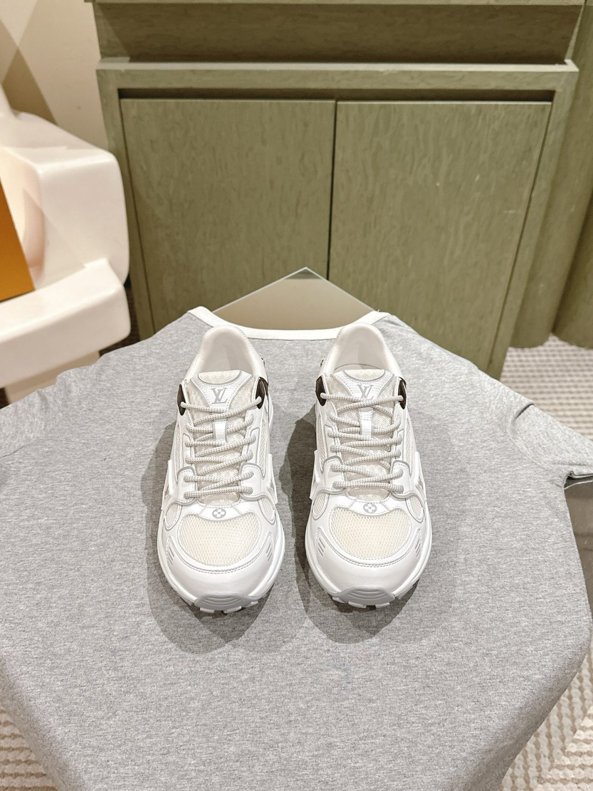 LV Louis Vuitton Sports Series Sneakers | Spring-Summer New Collection - Image 2