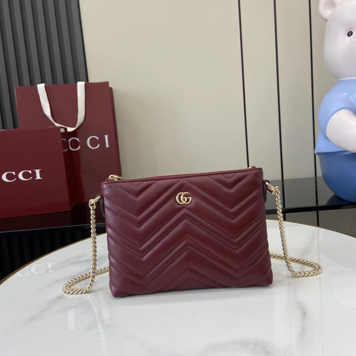 Gucci GG Marmont Chain Shoulder Bag | V-Quilted Leather Collection - Image 2