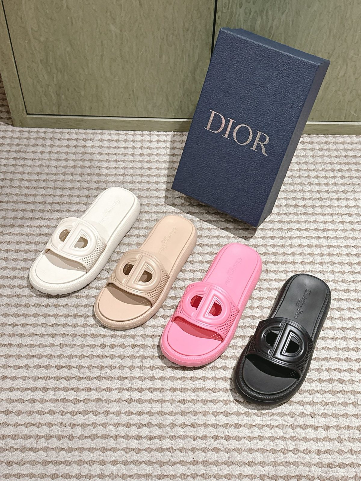 Dior Summer New Casual Slides | D Logo Decoration - Image 2