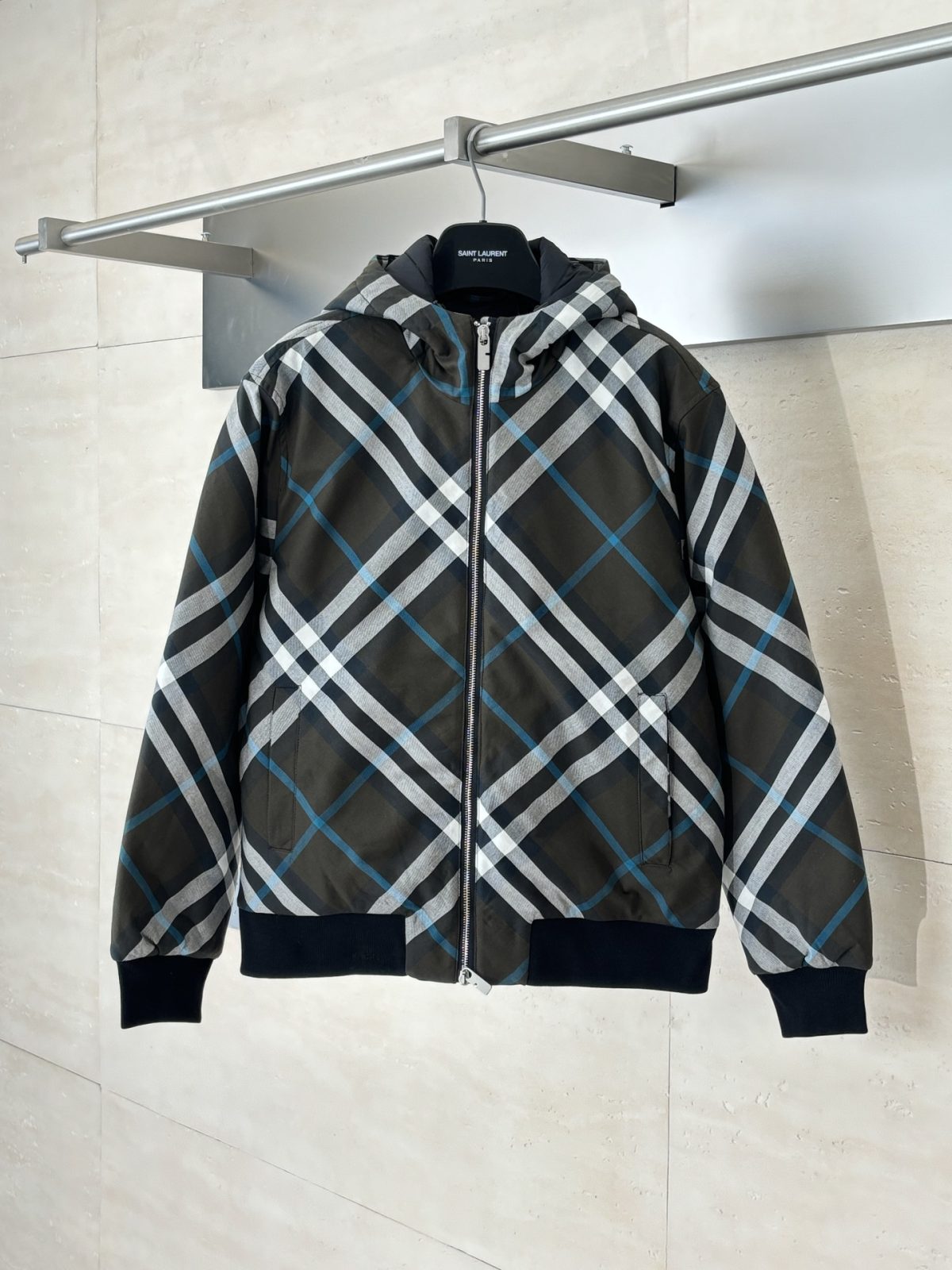 Burberry 2025 Fall/Winter Diagonal Check Quilted Cotton Jacket - Image 5