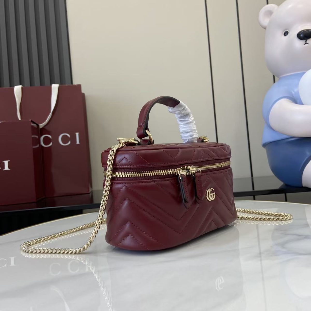 Gucci GG Marmont Mini Vanity Bag | V-Quilted Leather Collection - Image 2