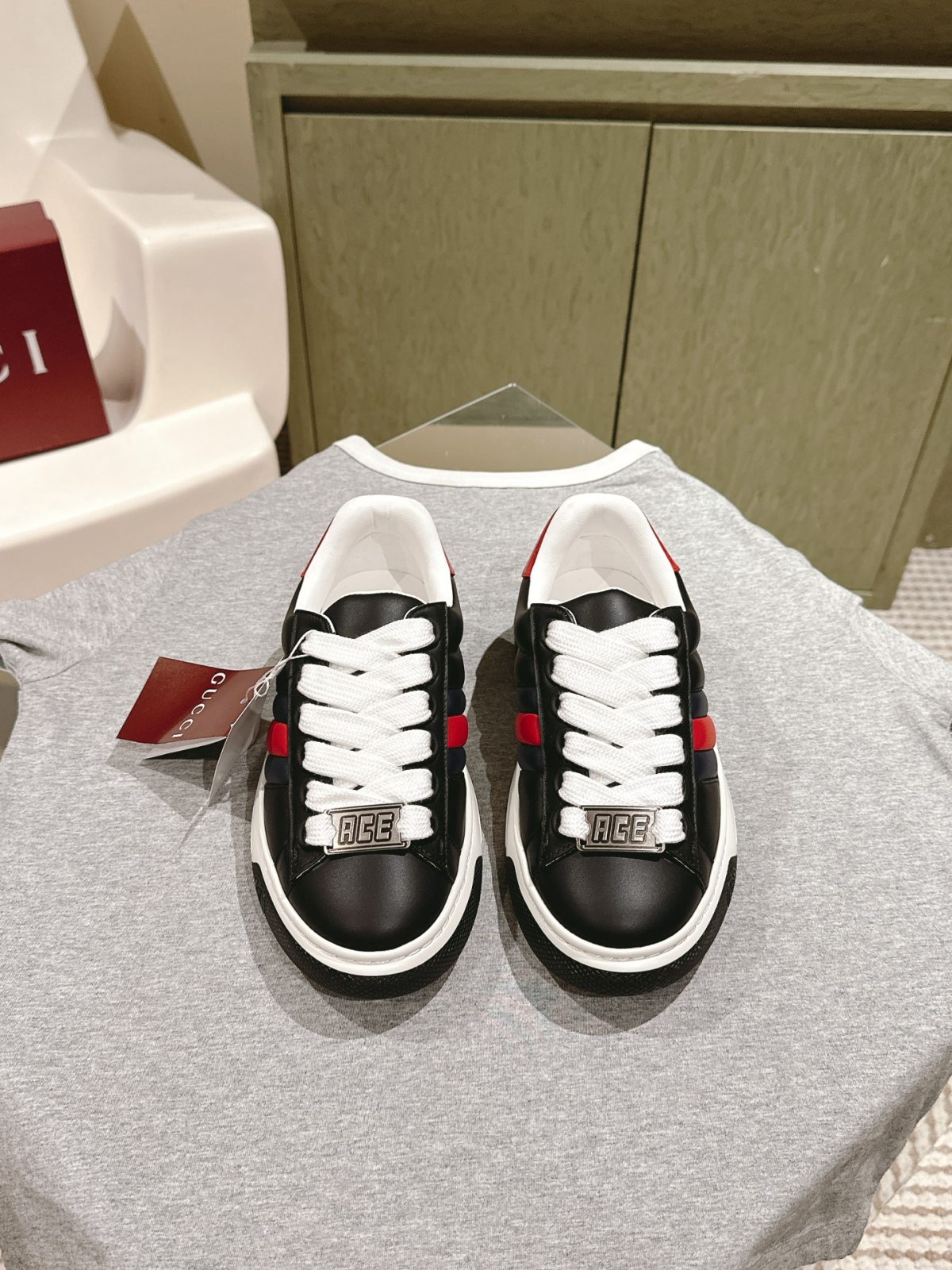 Gucci 2024 Spring/Summer Small White Sneakers | Upgraded Edition - Image 4