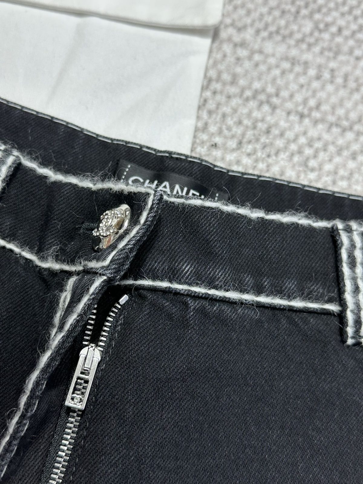 Chanel 2025 Resort “Comic Stitch” Denim Pants - Image 3
