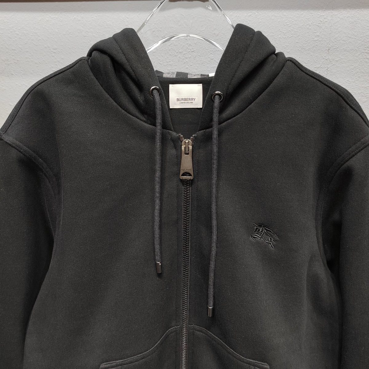 Burberry Equestrian Knight Embroidered Zip-Up Hoodie Collection (Fall/Winter) - Image 3