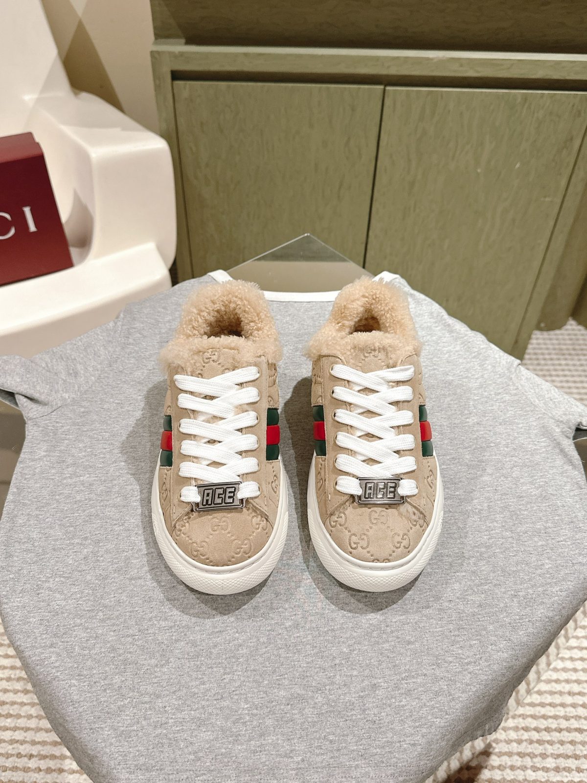 Gucci 2024 Spring/Summer Small White Sneakers | Upgraded Edition - Image 5