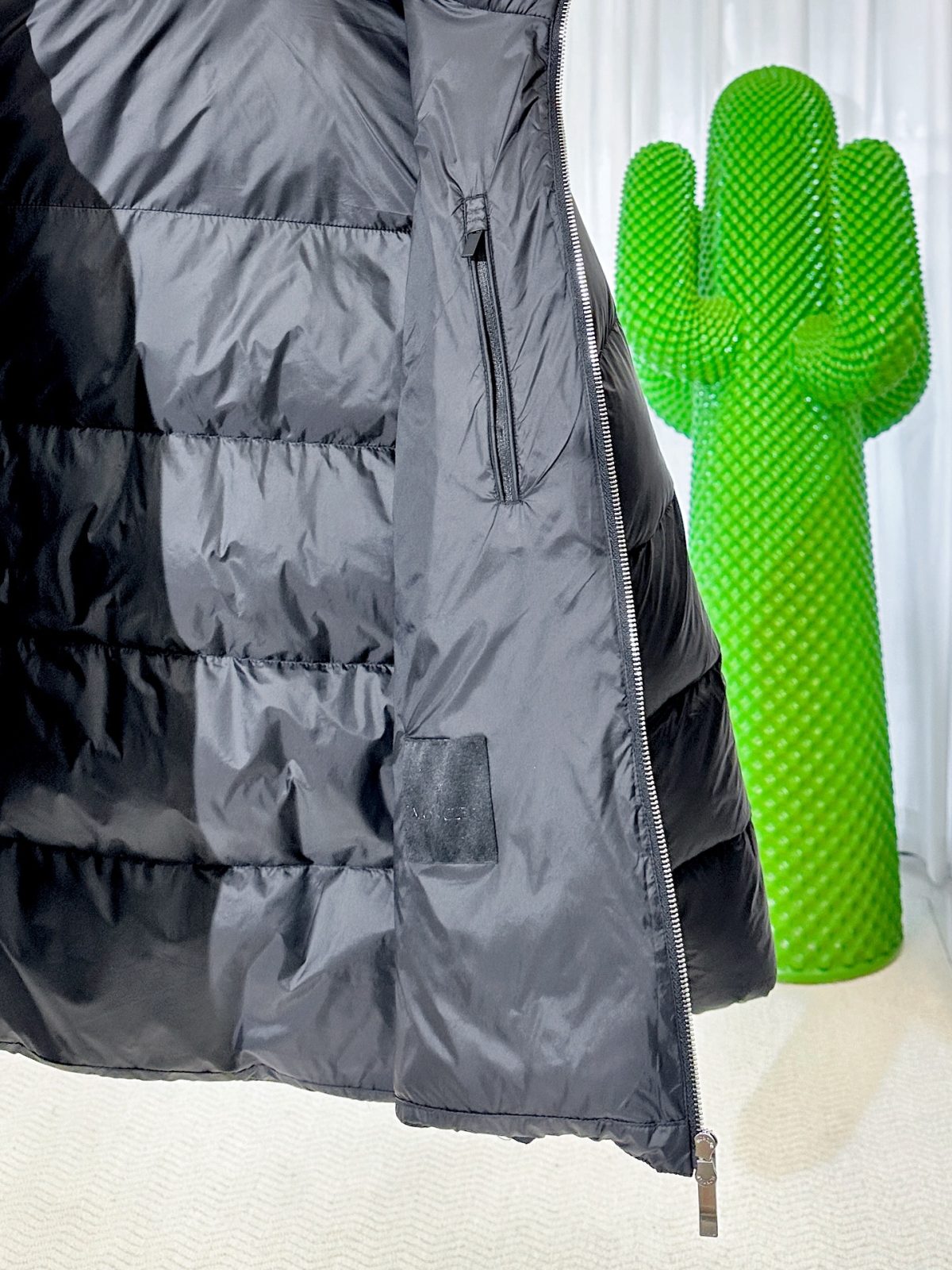 Moncler Tarn Short Down Jacket - Image 6