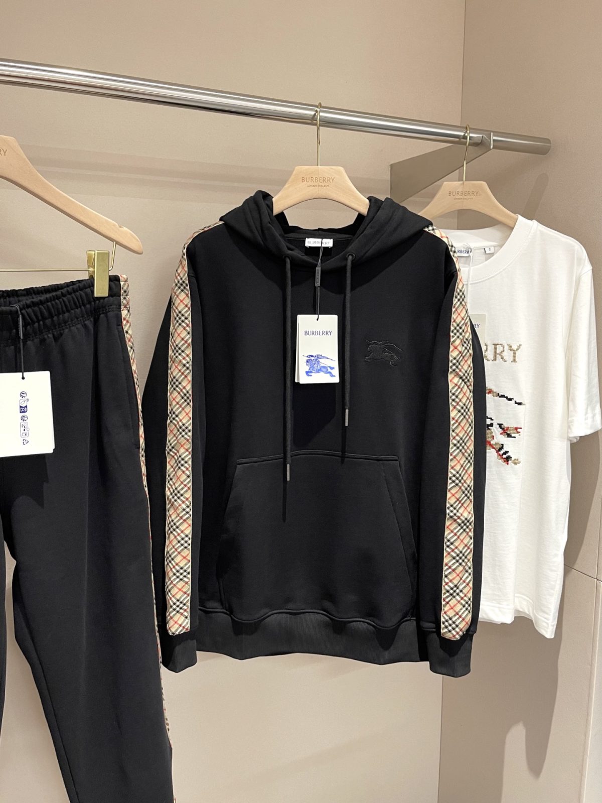 Burberry 25FW Cotton Hoodie with Vintage Check Tape - Image 2