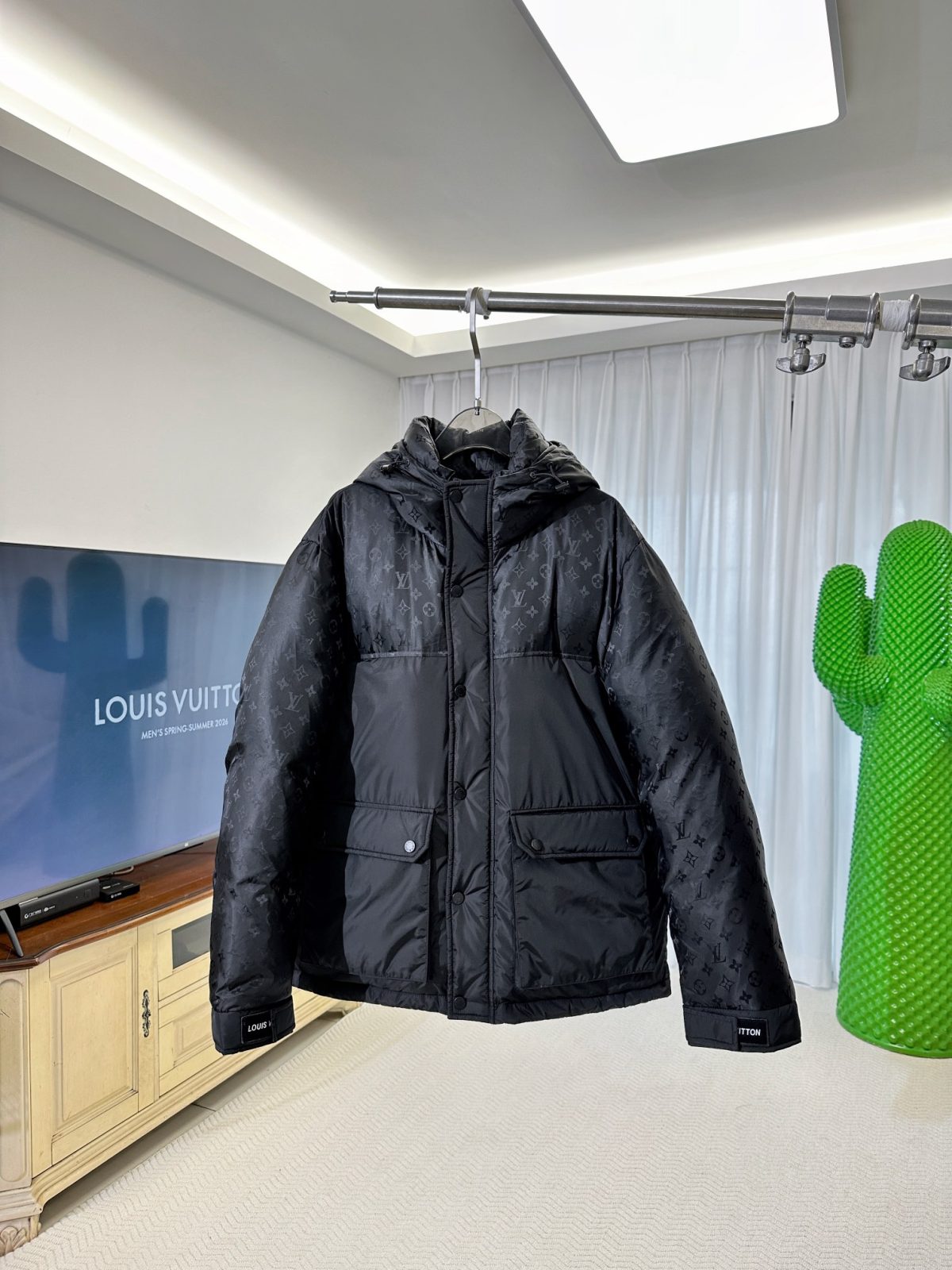 Louis Vuitton Monogram Jacquard Hooded Down Jacket (95 White Goose Down Counter Edition) - Image 1