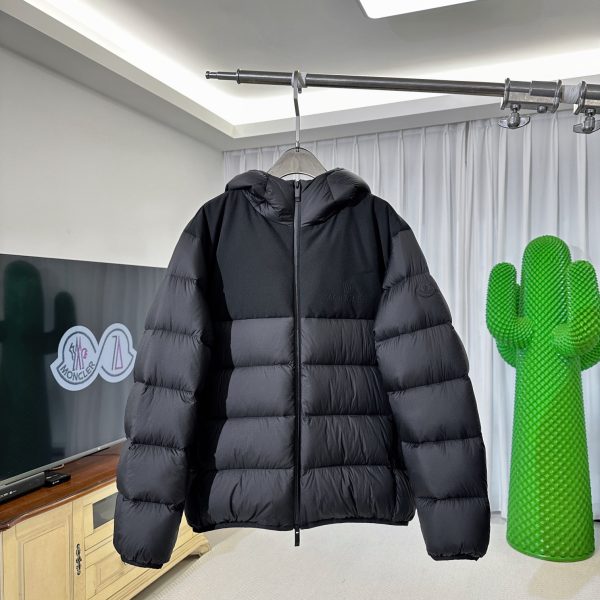 Moncler Veumont Short Hooded Down Jacket