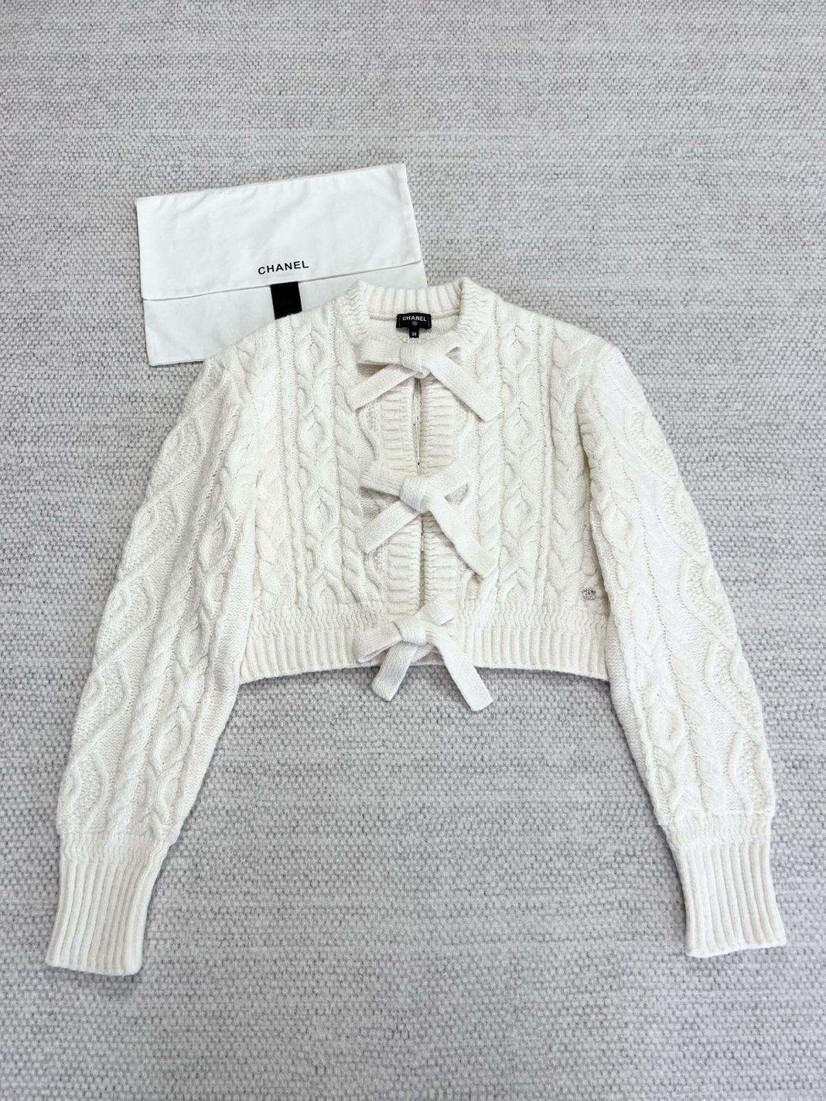Chanel 2025 Resort Coco Neige Bow Cable-Knit Cardigan - Image 1