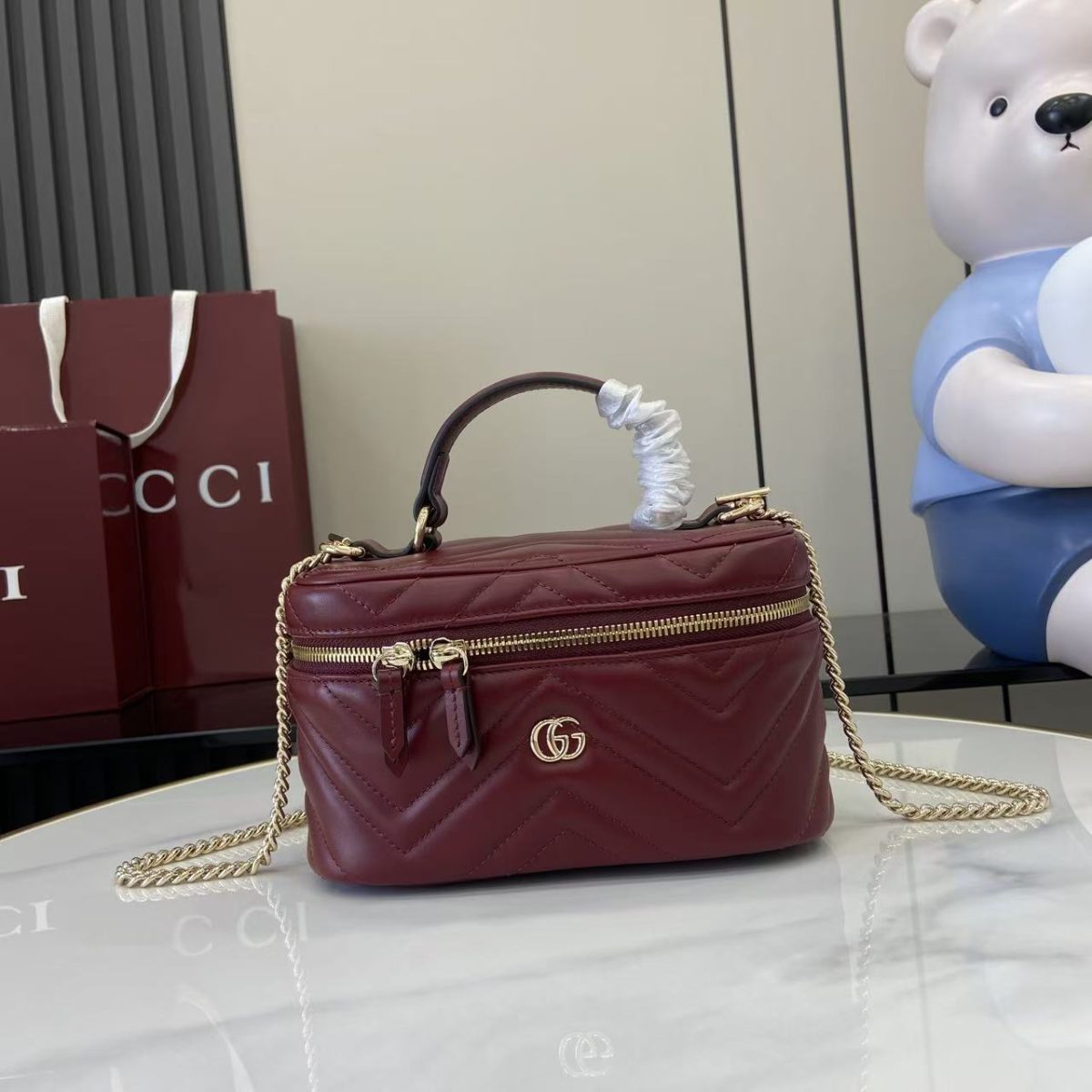 Gucci GG Marmont Mini Vanity Bag | V-Quilted Leather Collection - Image 5