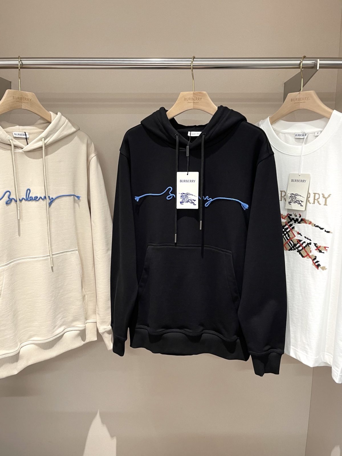 Burberry 2025 Pre-Fall Signature Logo Cotton Hoodie - Image 5