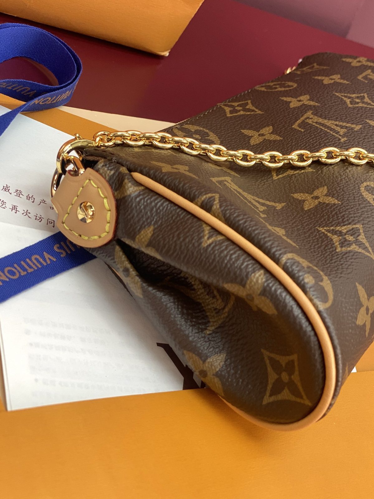 Louis Vuitton Pochette Eva Handbag | Classic Monogram Design - Image 7
