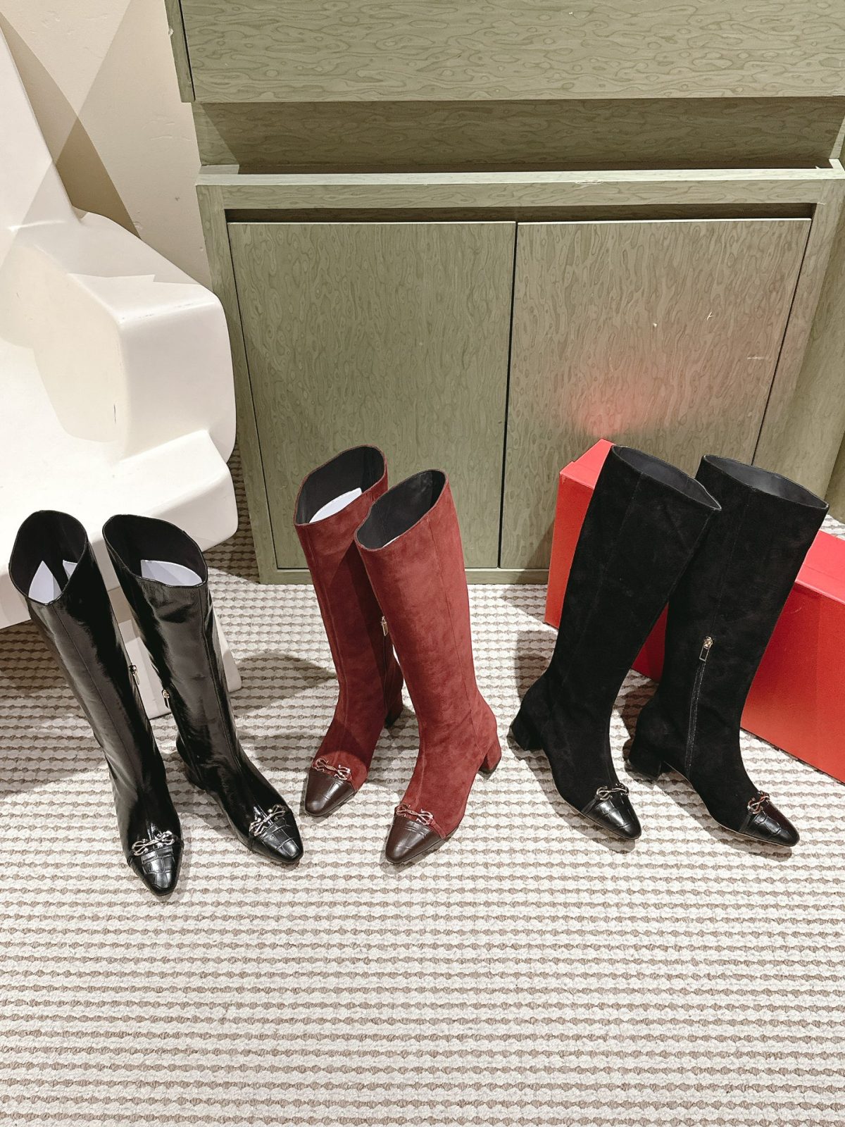 Ferragamo Chain Accent Knee Boots | 2024 Fall/Winter Collection - Image 2