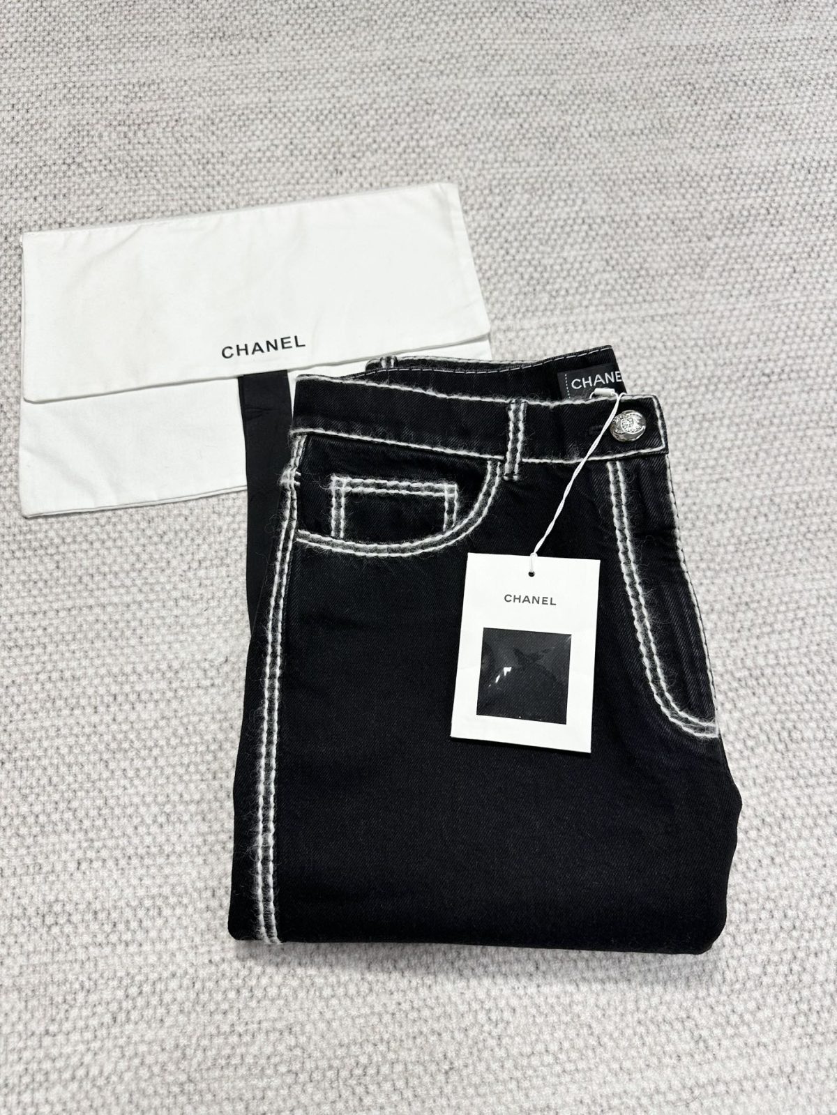 Chanel 2025 Resort “Comic Stitch” Denim Pants - Image 5