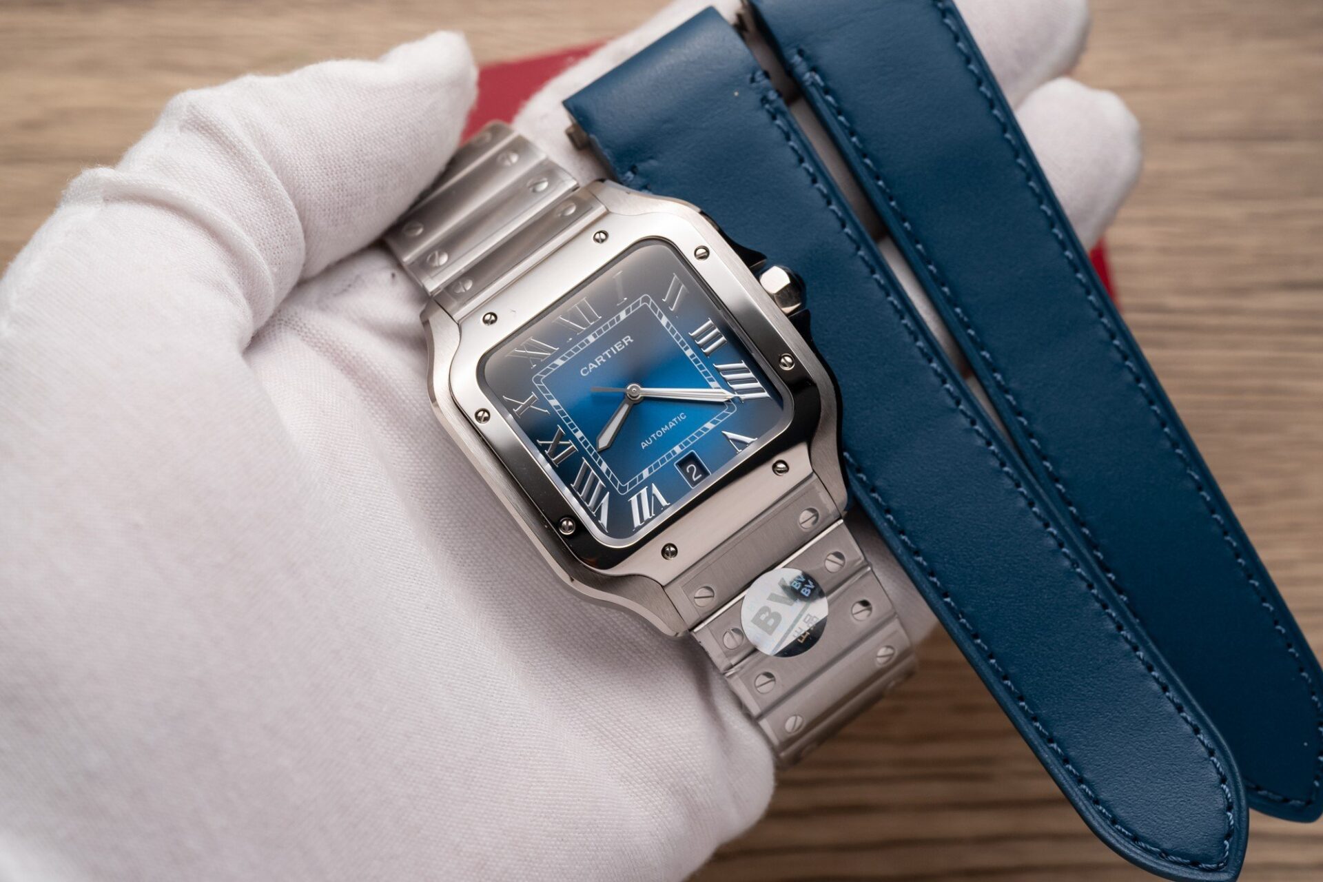 Dong-Ho-Cartier-Santos-de-Cartier-WSSA0013-Rep-11-Blue-Dial-BV-39-1.jpg Cartier Santos De Cartier WSSA0013 Replica Wath Blue Dial BV Factory 39.8mm - Image 1