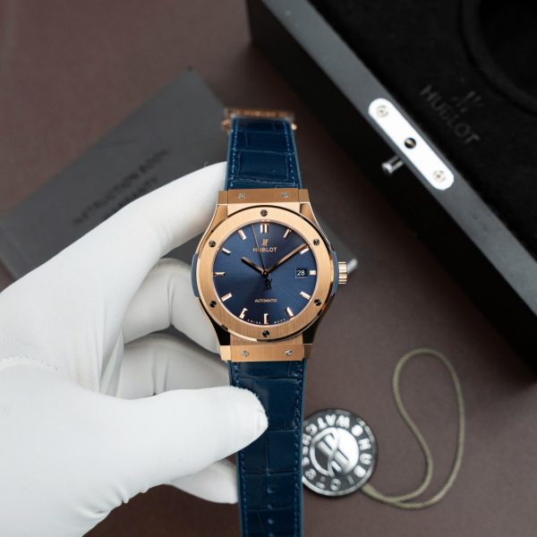 Hublot Classic Fusion King Gold Replica Watch Dial Blue Movement SW300 Crocodile Leather Strap 42mm
