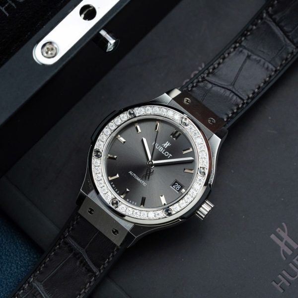 Hublot Classic Fusion Dial Gray Replica Watch Bezel Diamonds Moissanite 38mm