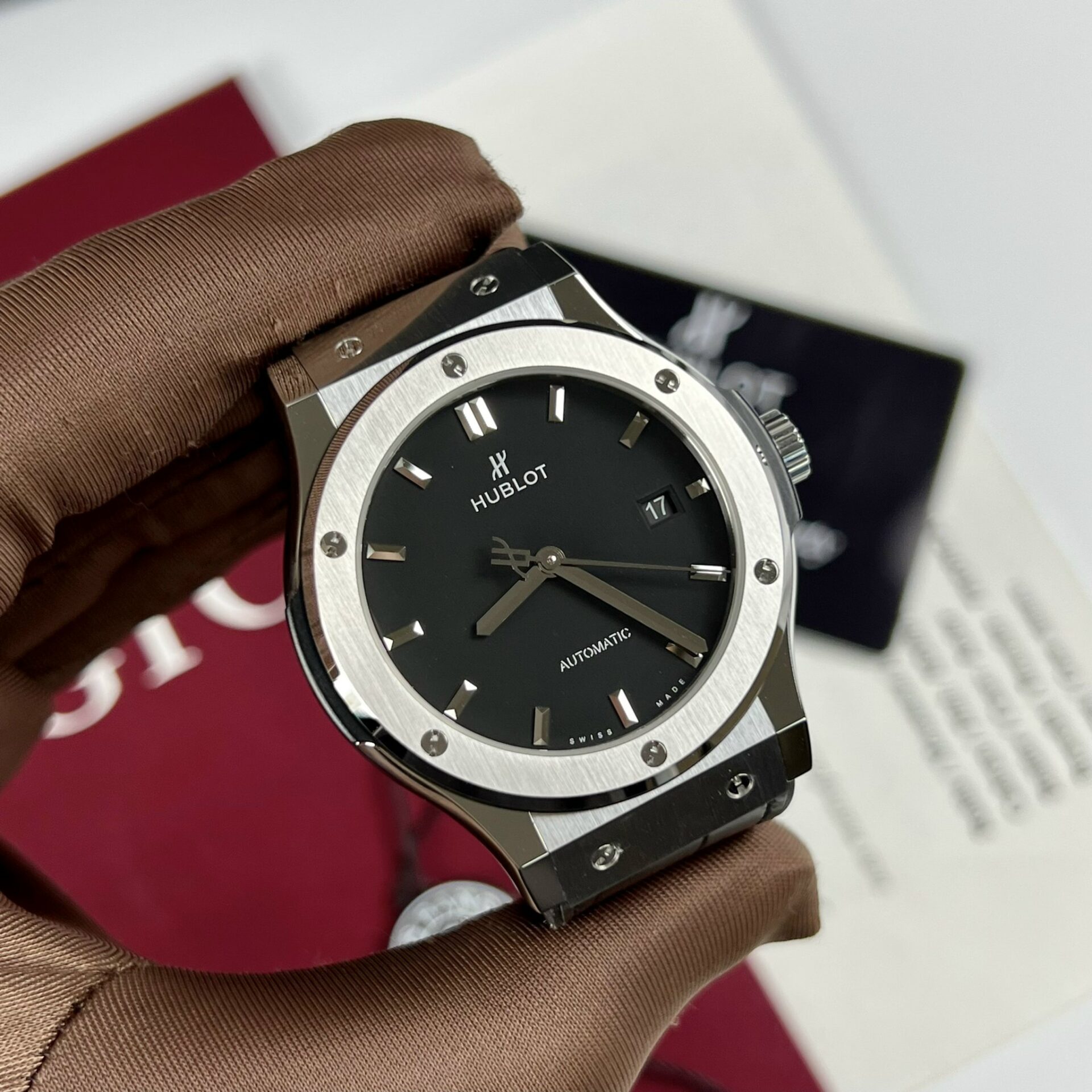 Dong-Ho-Hublot-Classic-Fusion-Titanium-Mau-Den-JJF-2023-42mm-4.jpg Hublot Replica Watch Classic Fusion Titanium Black Dial JJF Factory 42mm - Image 1