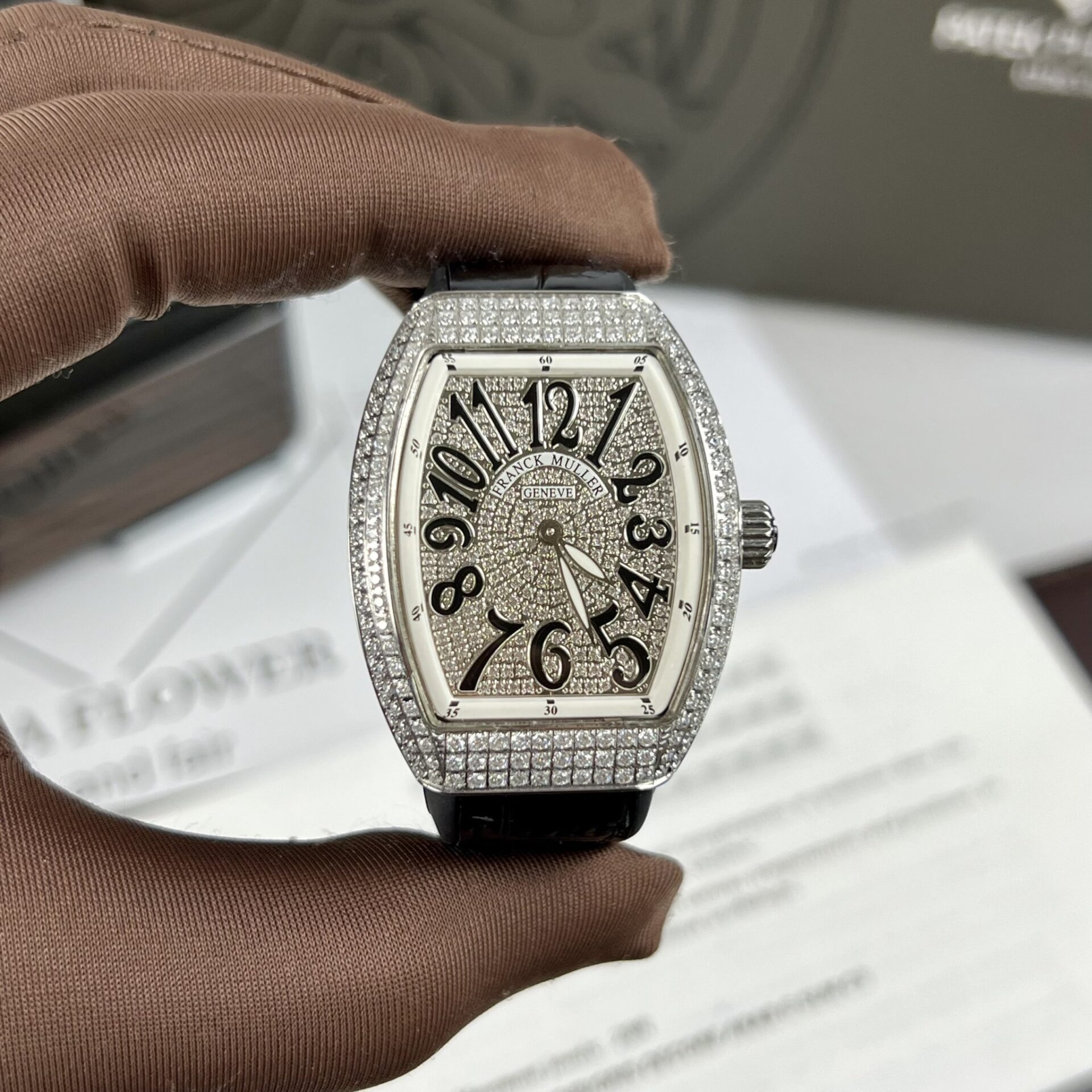 Dong-Ho-Nu-Franck-Muller-V32-Dinh-Full-Da-Mau-Den-36mm-4.jpg Franck Muller V32 Replica Watch Womens Quartz ABF Factory 36mm - Image 1