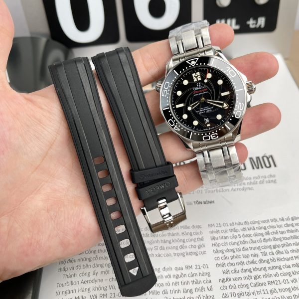 Omega Replica Watch Seamaster James Bond 007 Black Dial VS Factory 42mm