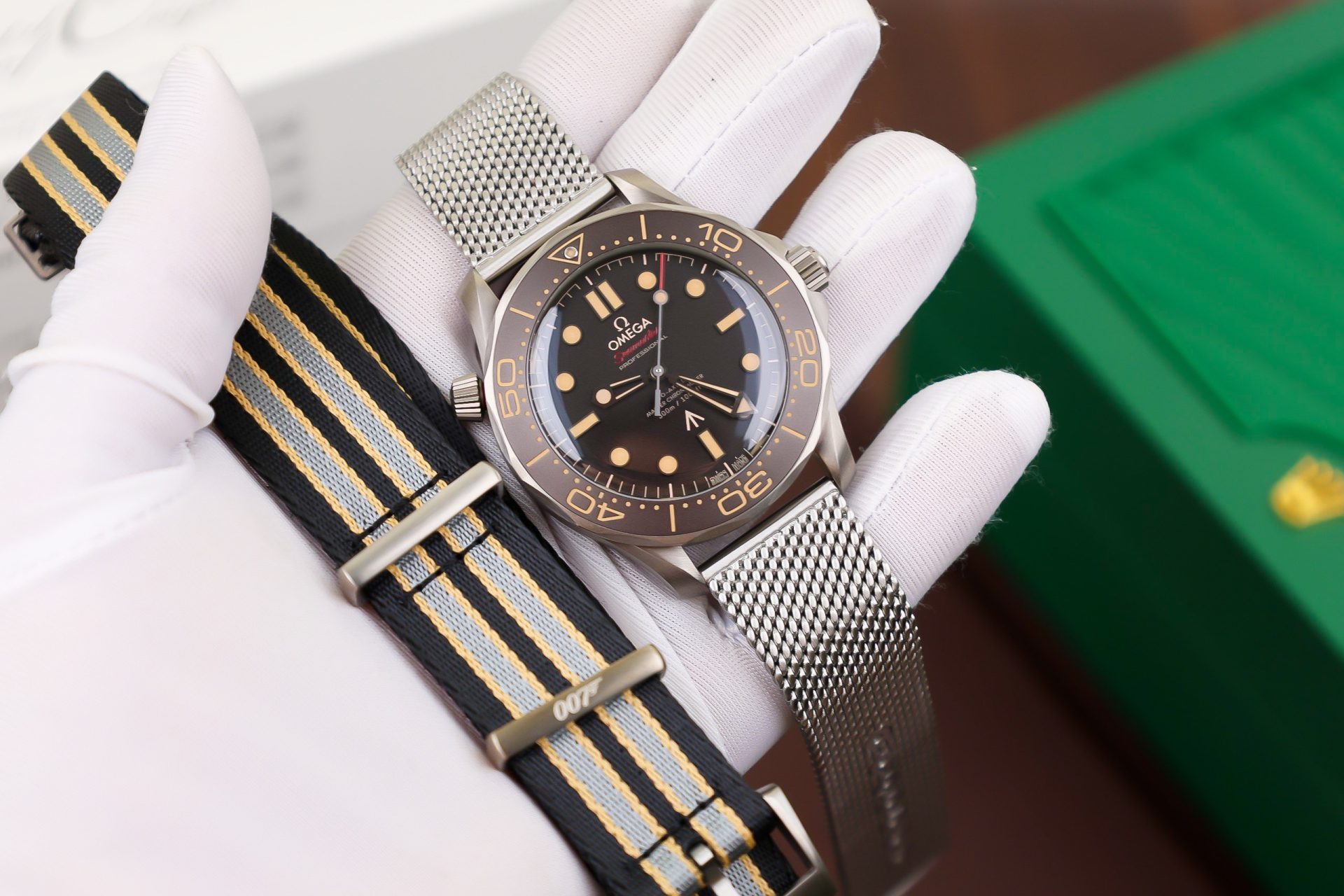 Dong-Ho-Omega-Seamaster-Replica-11-Cao-Cap-Nhat-Nam-VSF-40mm-1.jpg Omega Replica Watch Seamaster Diver 300M Chronometer 007 VS Factory 40mm - Image 1
