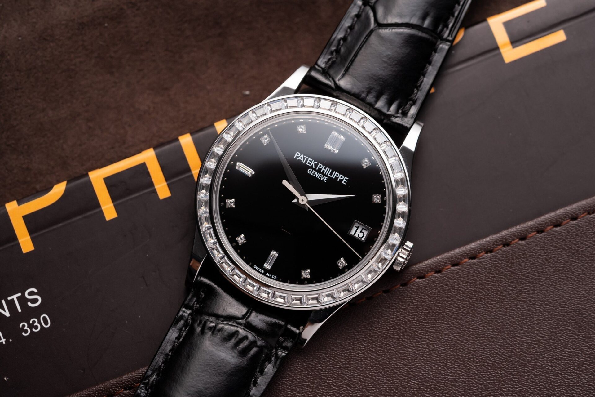 Dong-Ho-Patek-Philippe-Calatrava-5298P-Replcia-11-Nha-May-ZF-38mm-2.jpg Patek Philippe Calatrava 5298P Replica Watch Black ZF Factory 38mm - Image 1