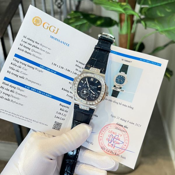 Patek Philippe Replica Watch Nautilus 5724 Custom Moissanite Diamonds Leather Strap 40mm