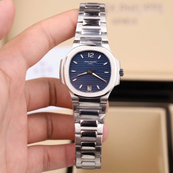 Patek Philippe Nautilus 7118 Imitation Watches Blue Dial Automatic Movement GR Factory 35.2mm