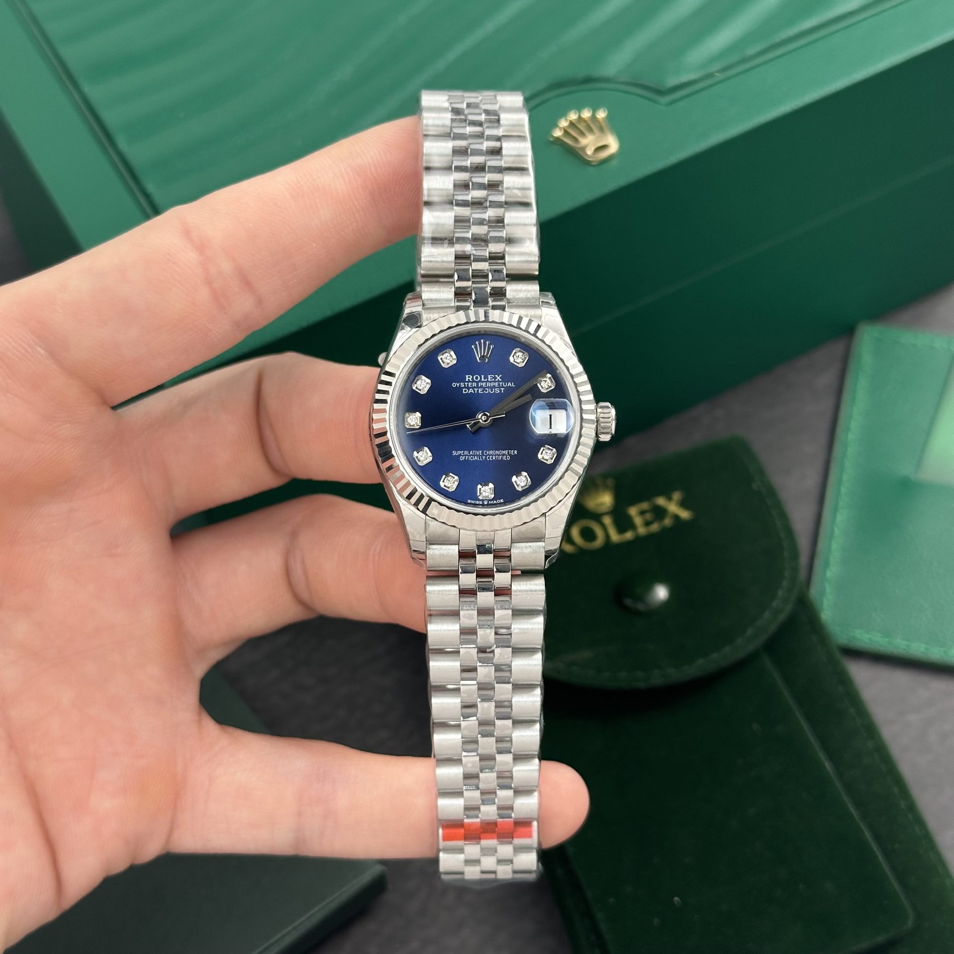 Dong-Ho-Rolex-Nu-DateJust-Replica-Cao-Cap-Mat-Xanh-Blue-31mm-3.jpg Rolex Clone Watch DateJust Womens Dial Blue 31mm - Image 1