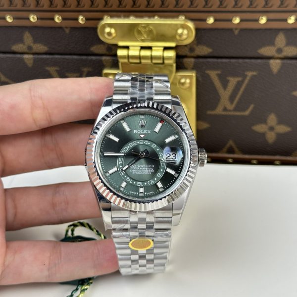 Rolex Replica Watch Sky Dweller 336934 Strap Jubilee Dial Green 42mm