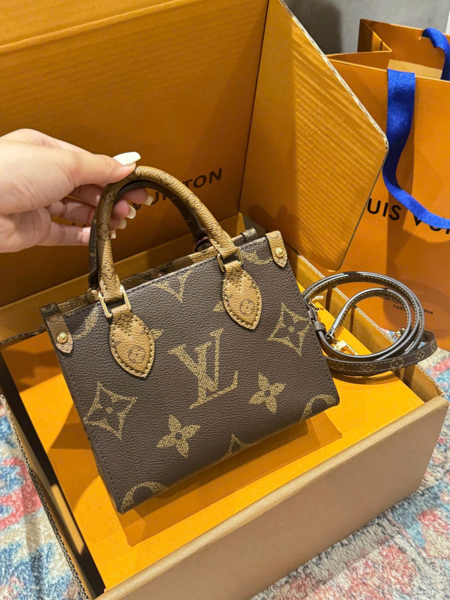 Tui-Xach-Nu-Louis-Vuitton-LV-Onthego-Hoa-Tiet-Monogram-Sieu-Cap-18cm-10.jpg Louis Vuitton LV Onthego Women-s Handbag Monogram Pattern Super Quality 18cm - Image 1