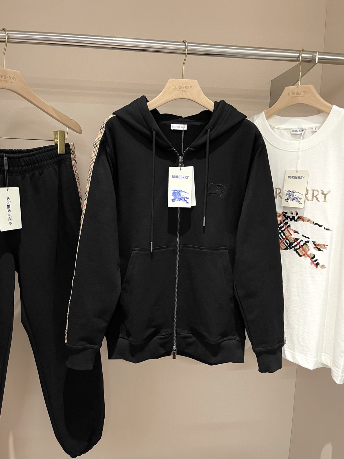 Burberry 25FW Cotton Zip-Up Hoodie with Vintage Check Tape - Image 1