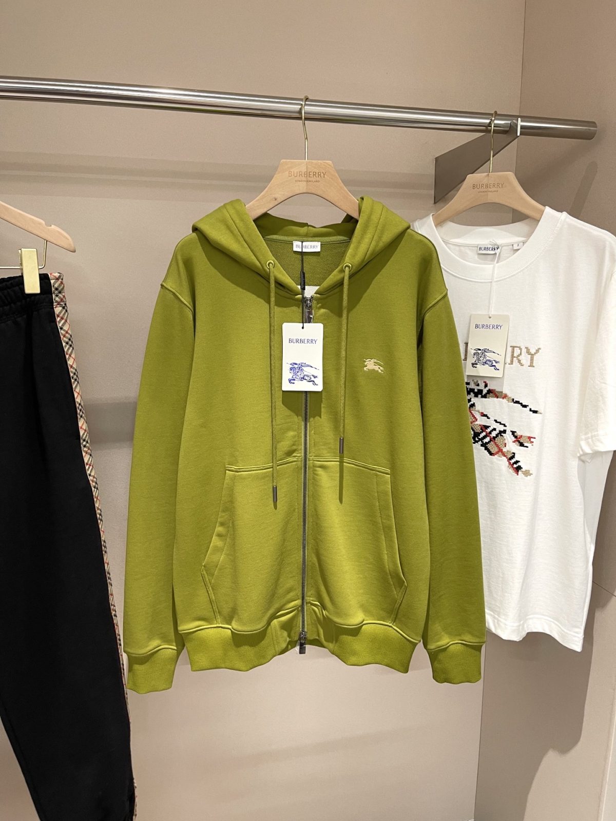 Burberry 25FW Cotton Zip-Up Hoodie with Gold Cross-Stitch Equestrian Knight Design - Image 1