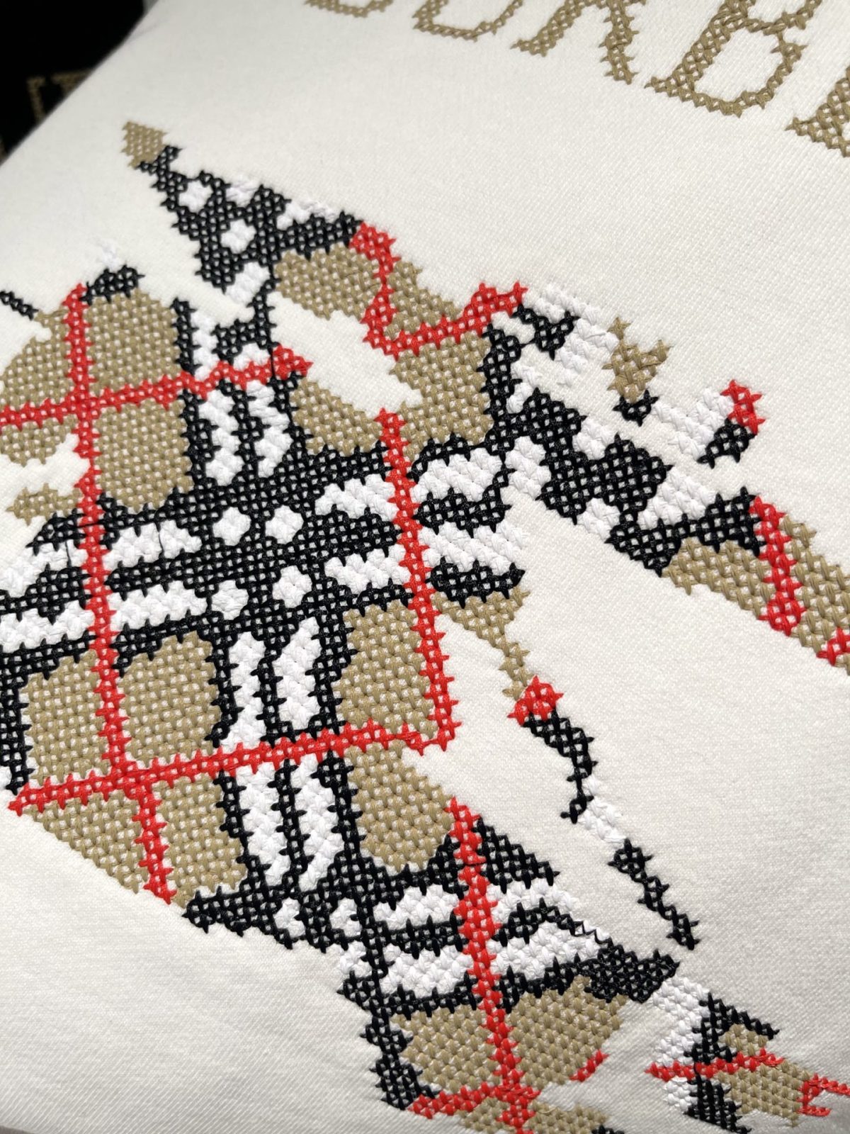 Burberry 2025FW EKD Cross-Stitch Cotton Crewneck Sweatshirt - Image 4