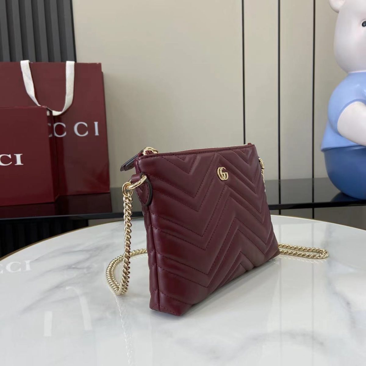Gucci GG Marmont Chain Shoulder Bag | V-Quilted Leather Collection - Image 5