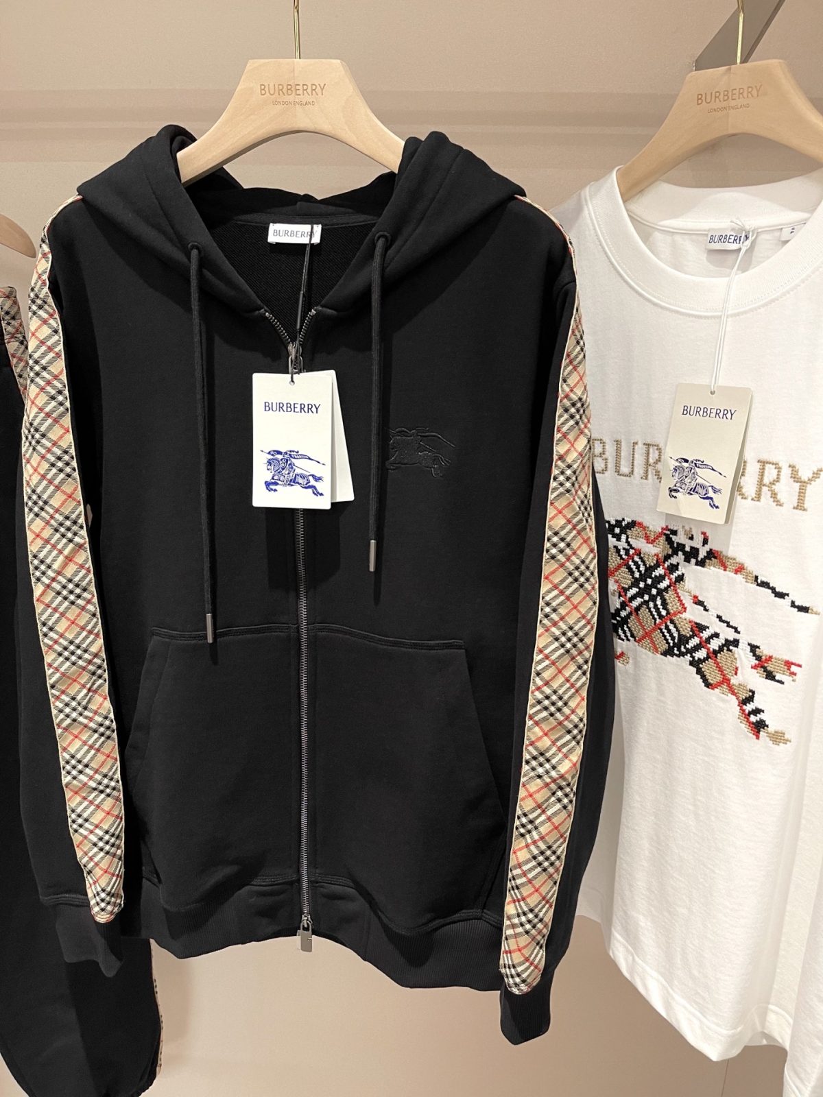 Burberry 25FW Cotton Zip-Up Hoodie with Vintage Check Tape - Image 6