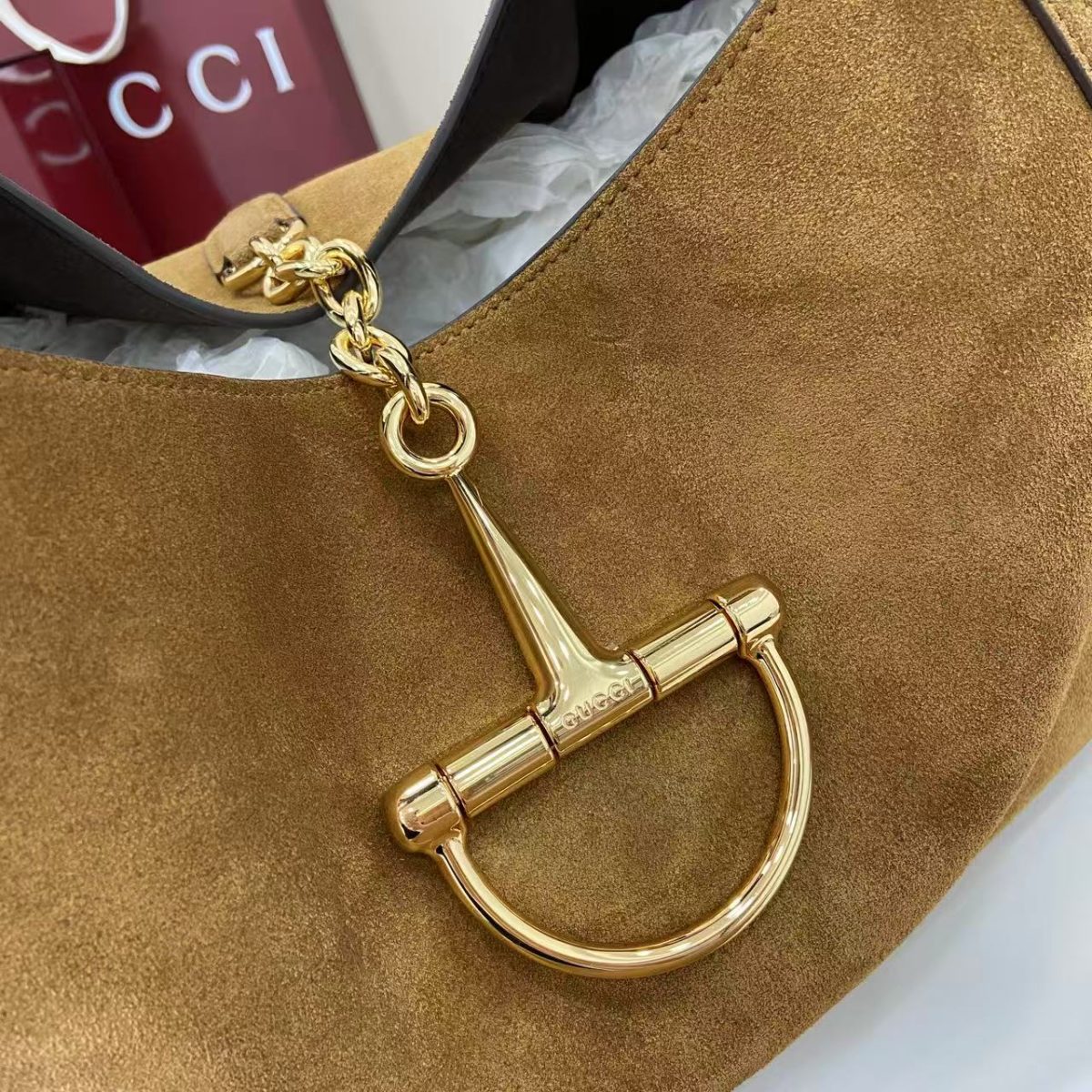 Gucci Softbit Large Shoulder Bag – Fall/Winter 2025 Collection - Image 5
