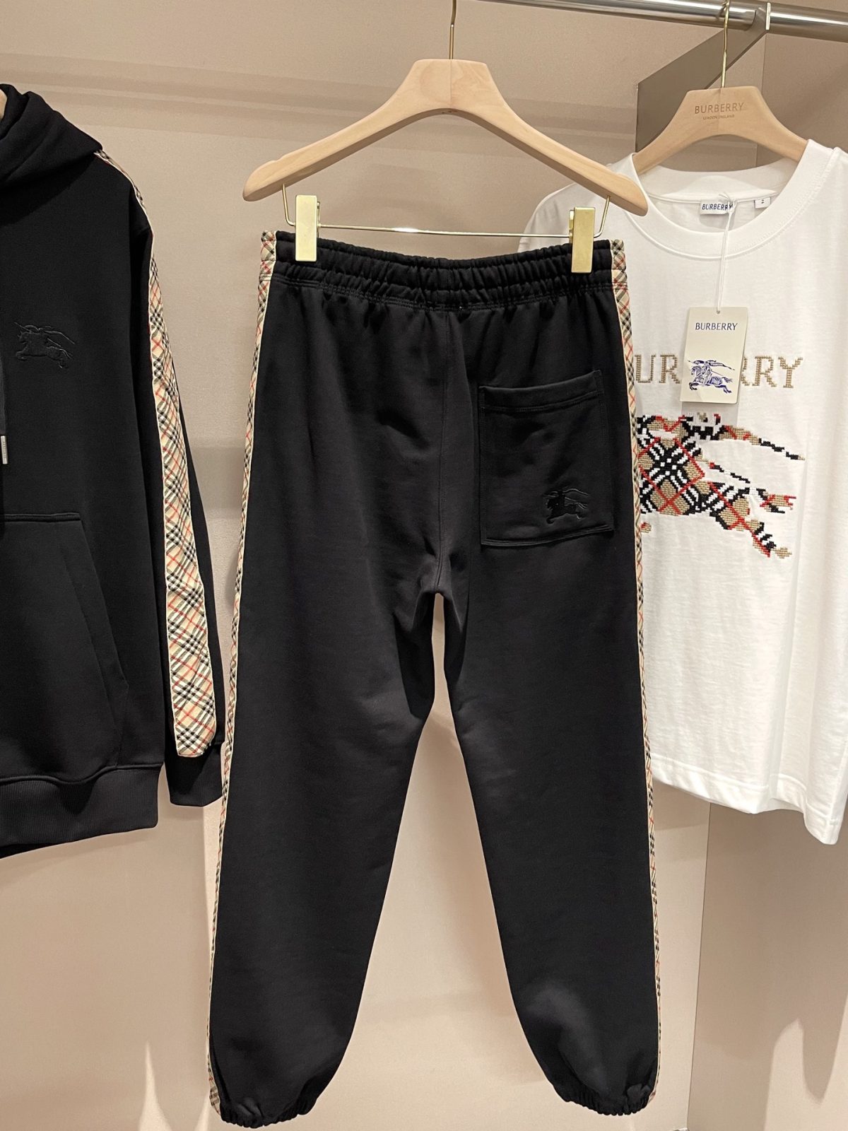 Burberry 25FW Cotton-Blend Track Pants with Vintage Check Stripe - Image 7