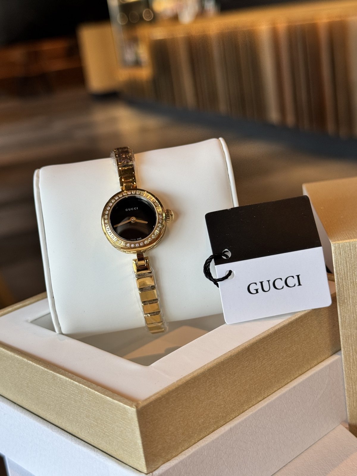 GUCCI Latest Quartz Women's Watch with Stepstone Design - Image 4